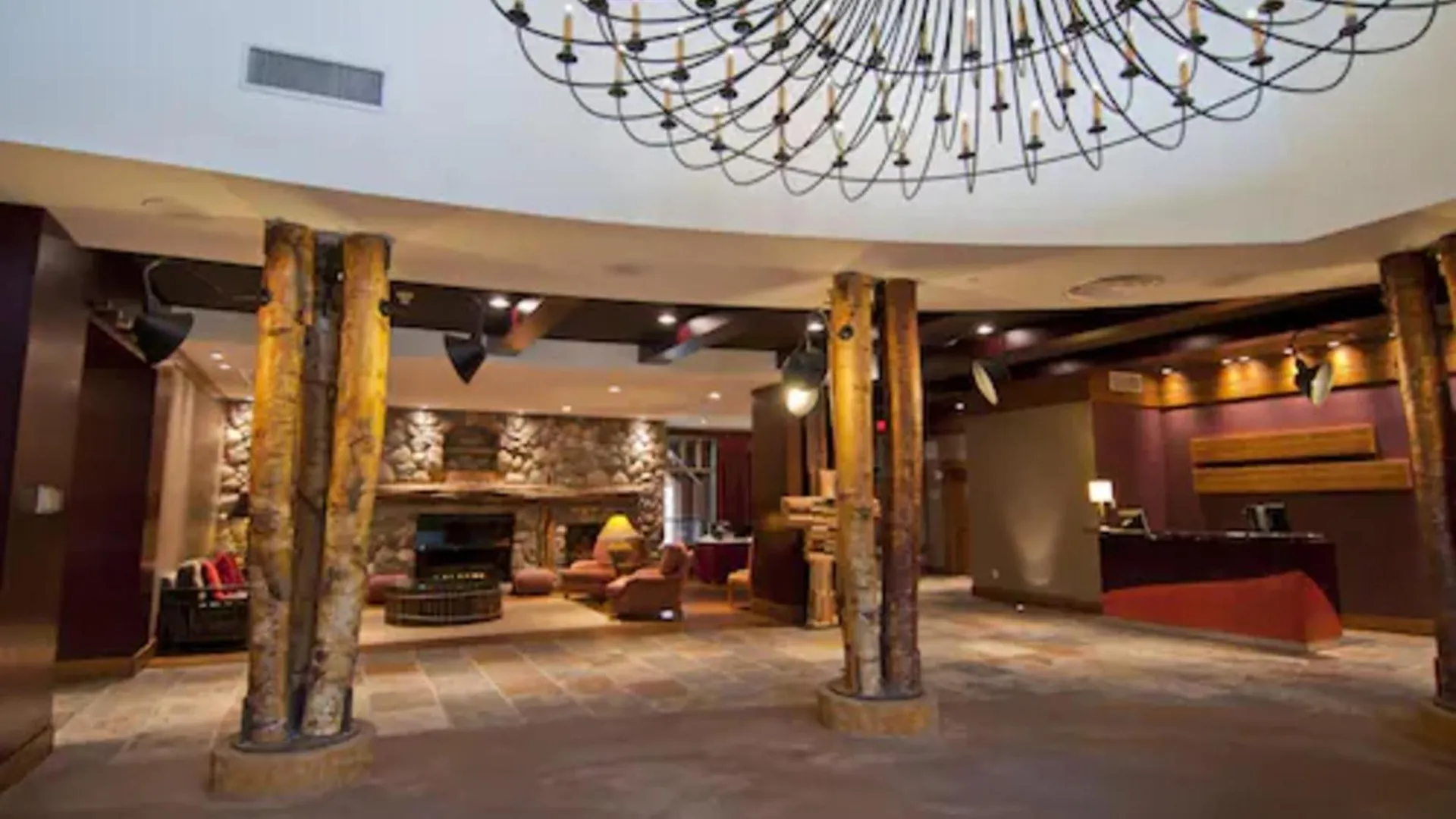 ****  Evolution Whistler Aparthotel Canada