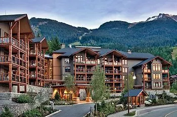 Evolution Whistler Aparthotel 4*,